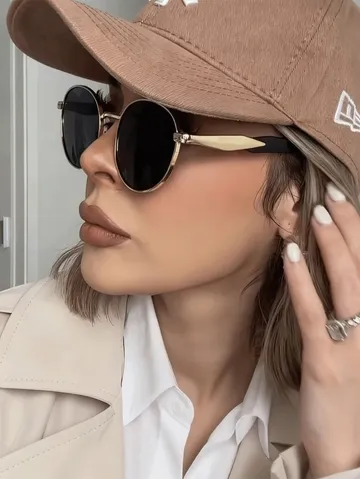 Bajaj Opticals. Vintage Round Sunglasses
